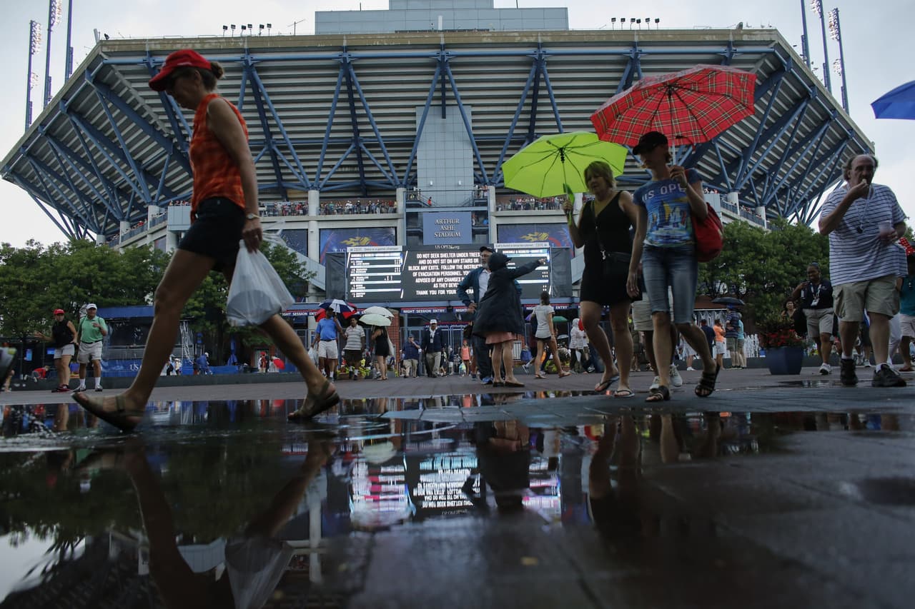 ¿Quién dijo que la lluvia no tenía su lado romántico? Estas fotos demuestran que Nueva York se ve preciosa cuando está gris y húmeda.