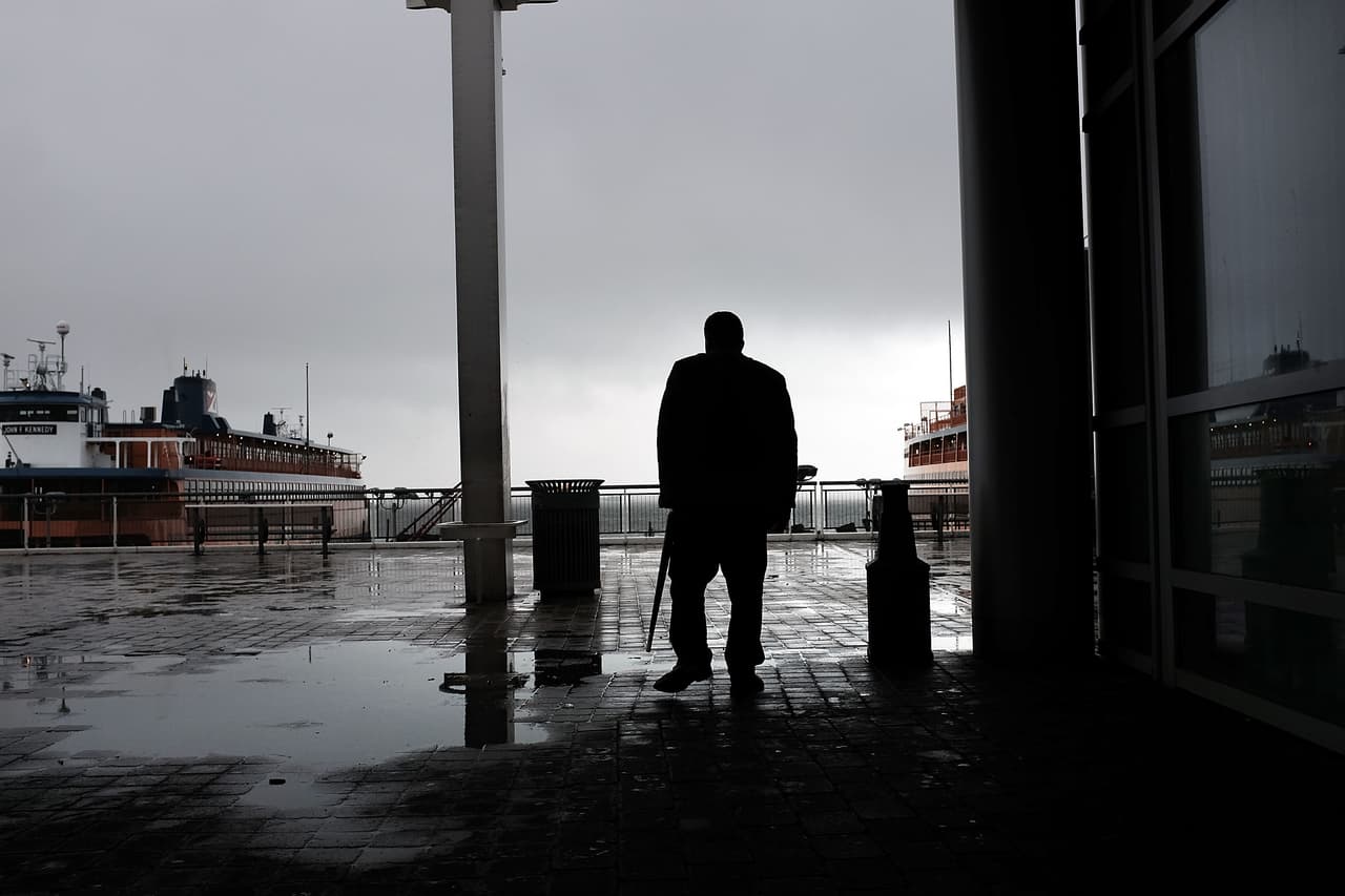 ¿Quién dijo que la lluvia no tenía su lado romántico? Estas fotos demuestran que Nueva York se ve preciosa cuando está gris y húmeda.