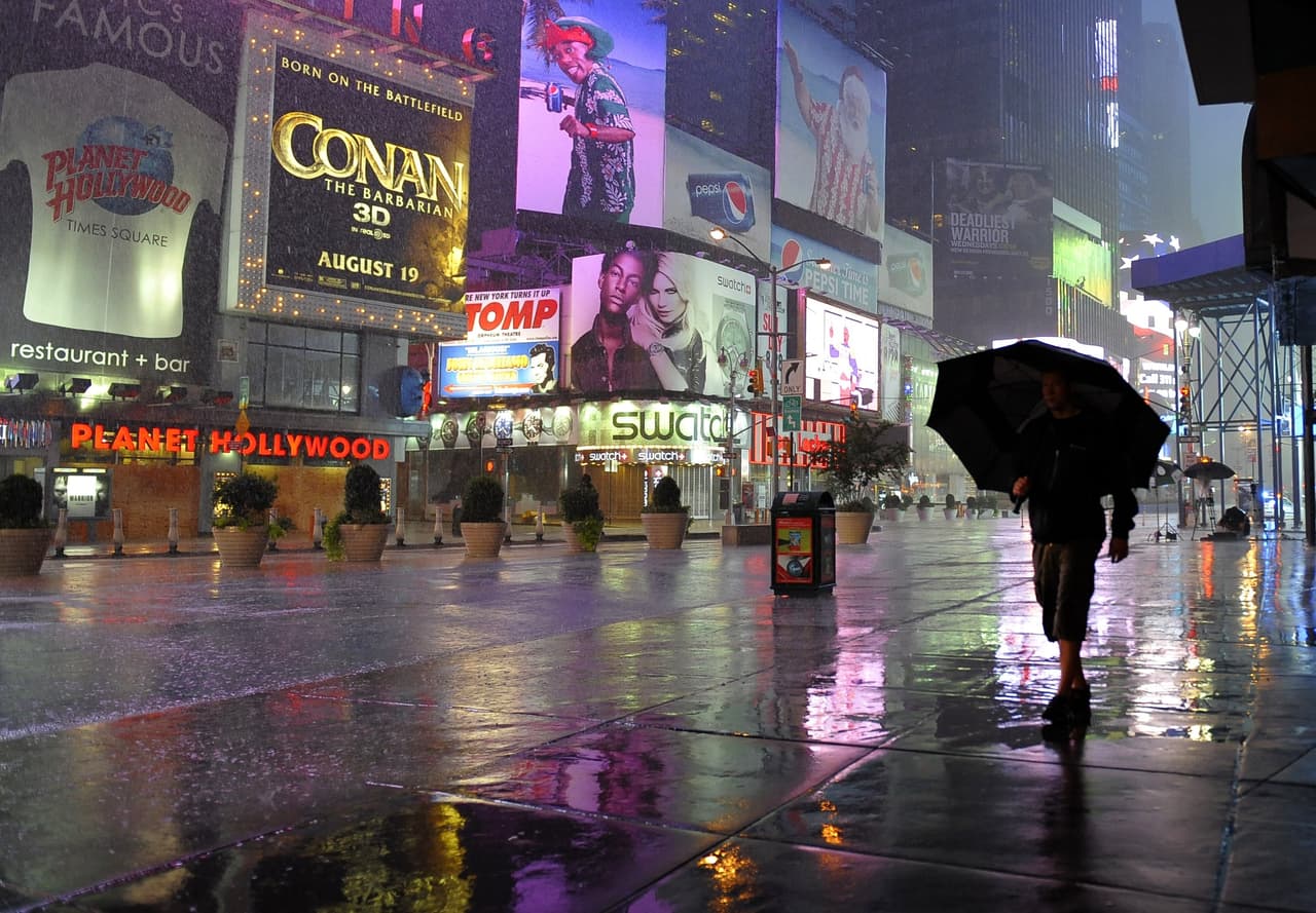 ¿Quién dijo que la lluvia no tenía su lado romántico? Estas fotos demuestran que Nueva York se ve preciosa cuando está gris y húmeda.