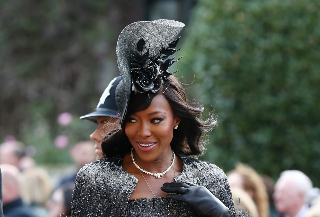 La supermodelo Naomi Campbell fue de las primeras en llegar a a la capilla.