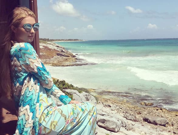 Paris Hilton con su novio en Tulum, México