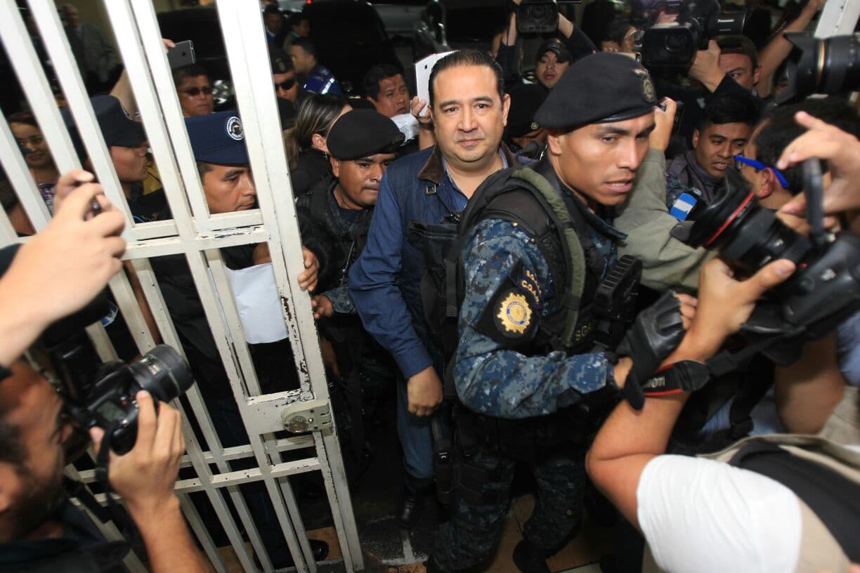 Sammy Morales fue detenido en su casa en la mañana del 18 de enero y trasladado al juzgado sexto penal, en la torre de tribunales, ubicada en el centro de la capital.