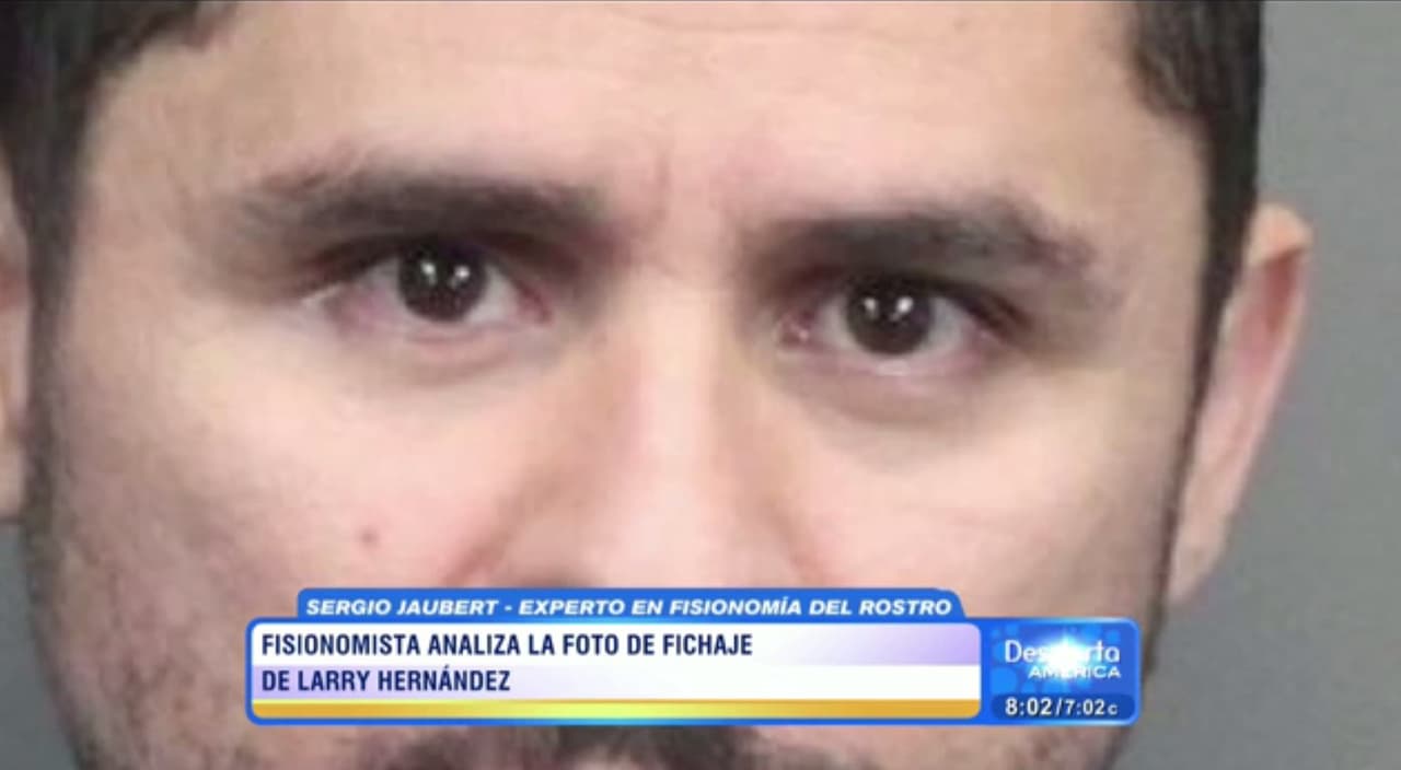 El especialista dijo: "según sus rasgos físicos se ve que es bastante inteligente. La inteligencia se puede ver en la distancias que hay entre las cejas y los ojos, entre más cerca están las persona tiene mejor nivel mental.