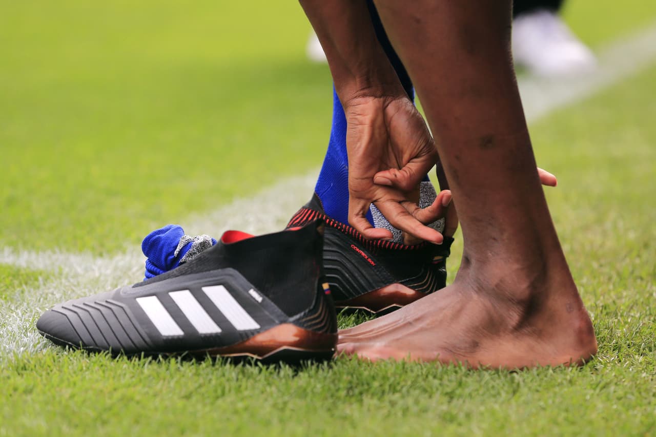 ¿Por qué razón el nuevo refuerzo del Barcelona entró descalzo a la cancha en su elegante presentación?