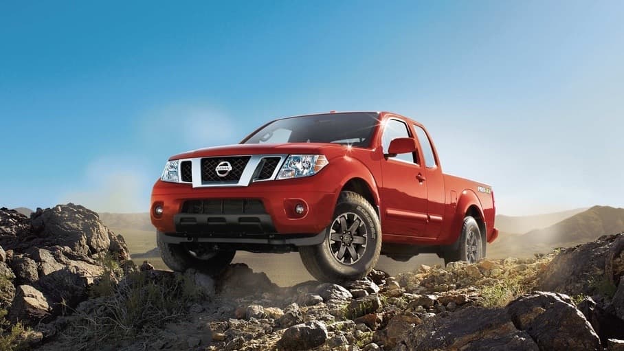 <b>8. Nissan Frontier</b>. Con 
<b>7,756 unidades</b> colocadas en el mes de mayo, 
<b>la más vieja de todas las camionetas pickups ofrecidas en Estados Unidos</b> (su actual generación data de 2004) sufrió una 
<b>caída del 2.3%</b>. Durante los primeros 5 meses de 2017 la pickup mediana de Nissan redujo sus ventas en 19.5% respecto al mismo periodo en 2016.