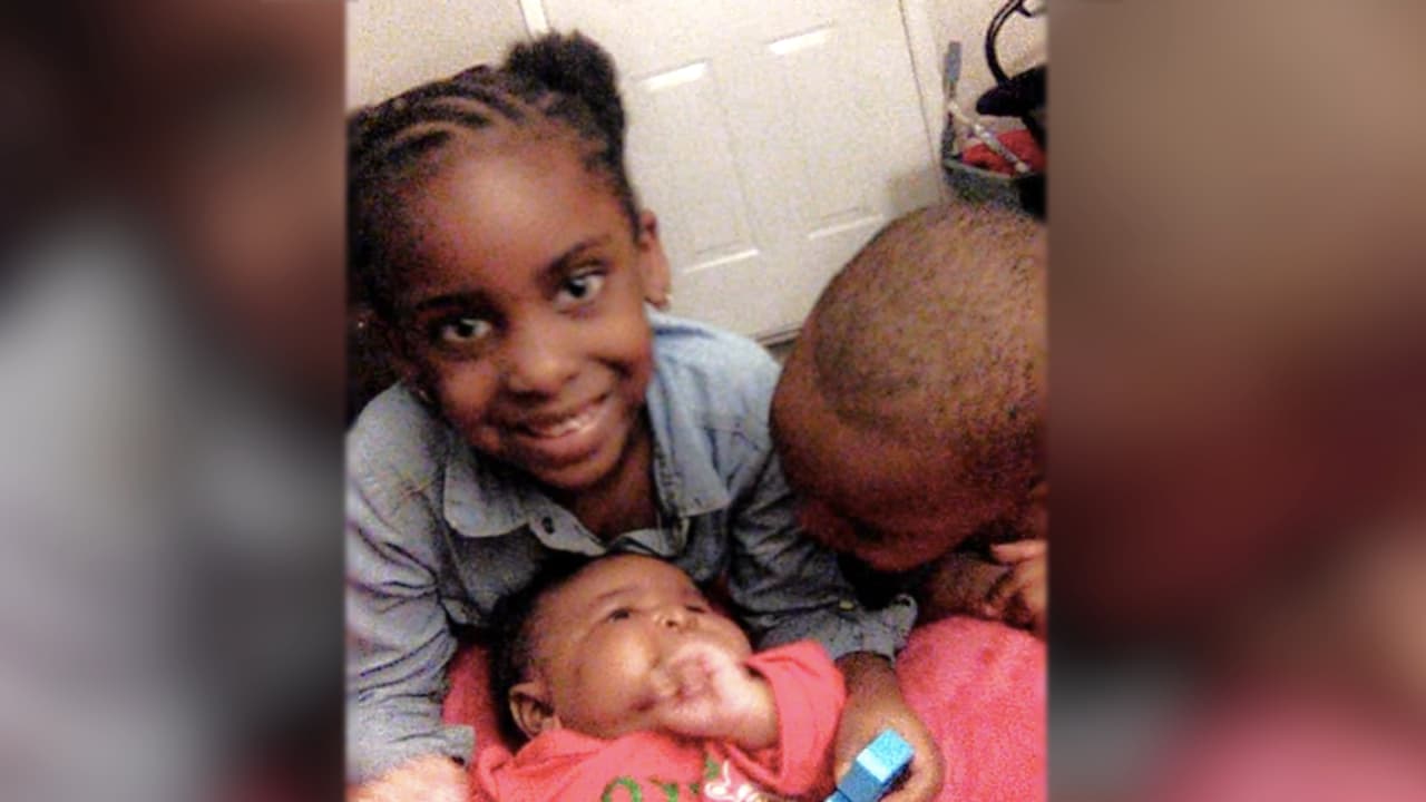 Revelan las identidades de los tres niños asesinados en un apartamento al sureste de Houston