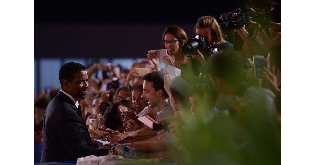 Denzel Washington con fans