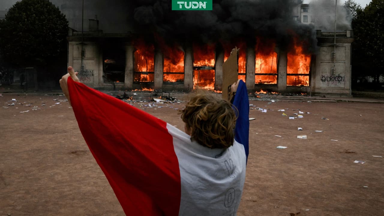 PSG vs. Barcelona se juega pese a las protestas en París que han dejado dos mil detenidos