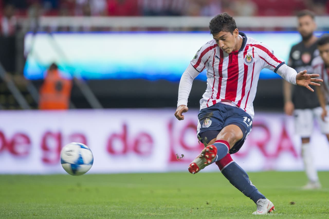 Ángel Zaldívar vive una situación similar a la de Pulido con Chivas de Guadalajara, pero con sus 24 años es un delantero con gran proyección y capacidad ofensiva.