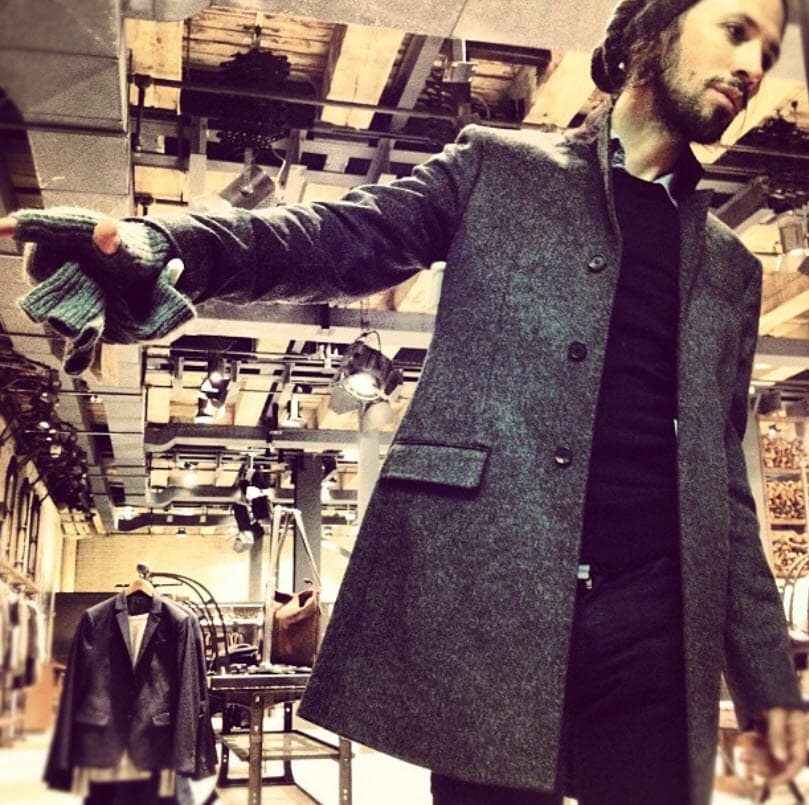 "No existe ninguna tercera en discordia porque
<b>jamás existió una relación de tres</b>, Maite como lo aclaró hace algunos días o una semana, no se encontraba en ninguna relación sentimental, por lo cual
<b>no está impedida de manera absoluta moral o éticamente para relacionarse con nadie"</b>, explicó en el programa 'Ventaneando'.
<br>