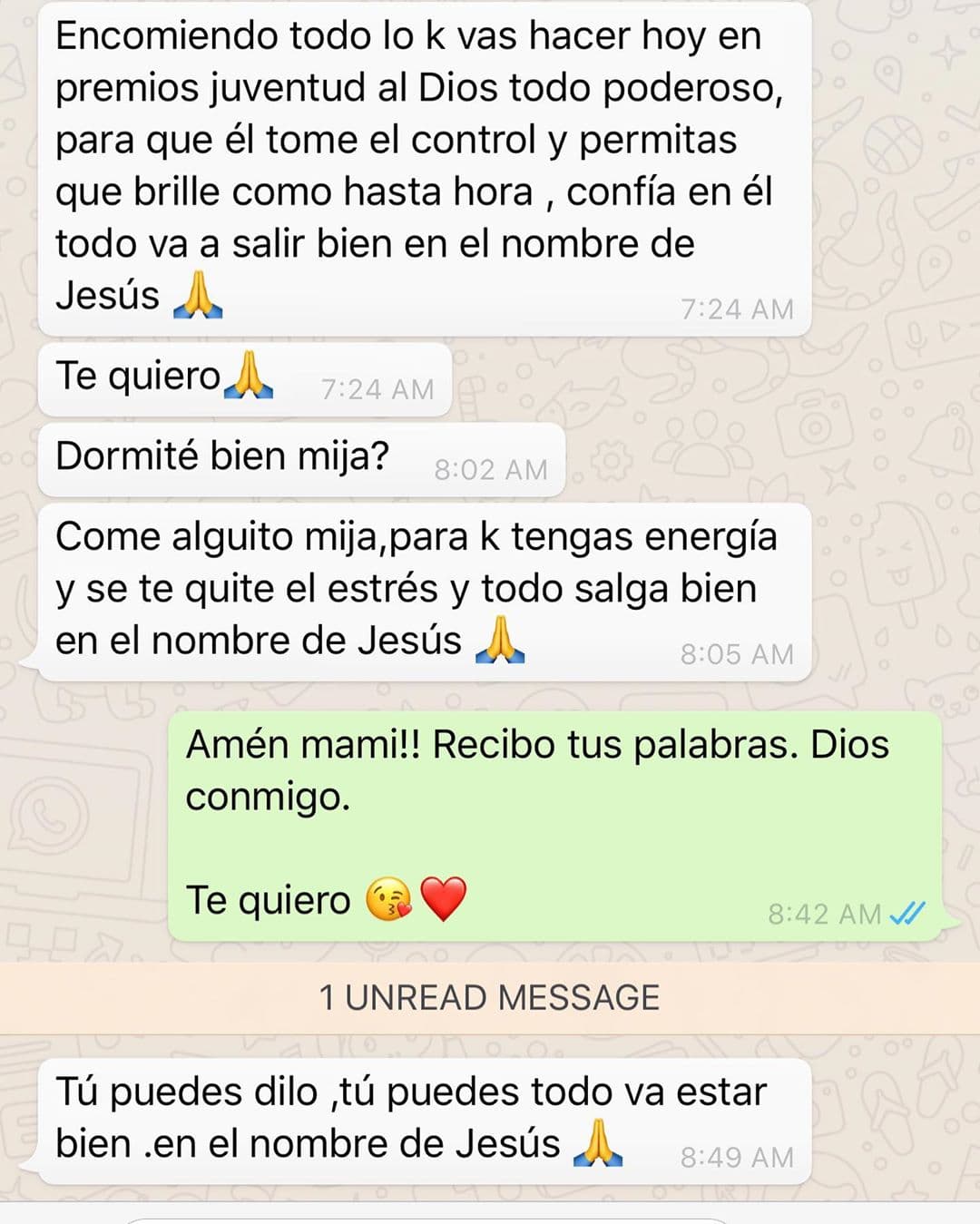 Pero como en todo momento, doña Divina --la mami de nuestra Fran-- se hizo presente con oraciones, palabras de aliento y consejos para su niña.