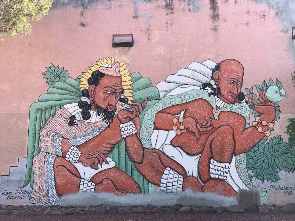 El mural “
<i>Jardin the Cesar Chavez</i>” se encuentra en el
<a href="https://goo.gl/maps/ex3wi7NiJJ15YLHL8" target="_blank">760 S. Stone Avenue</a>.
<br>
<br>
<br>Artista: Melchor Ramírez
<br>