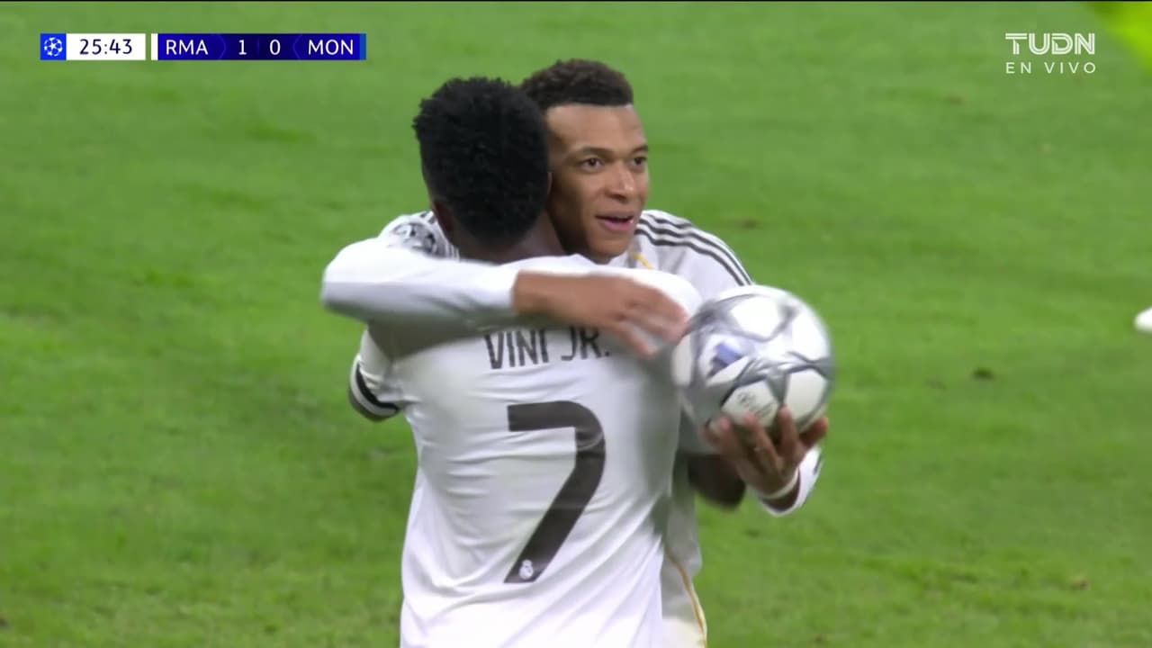 ¡Mbappé marca un golazo y firma su doblete!