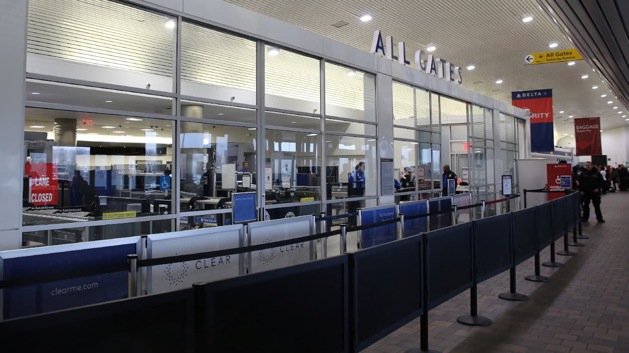 Al menos 50 vuelos están retrasados en LaGuardia, 58 en JFK y 41 en Newark/Liberty.