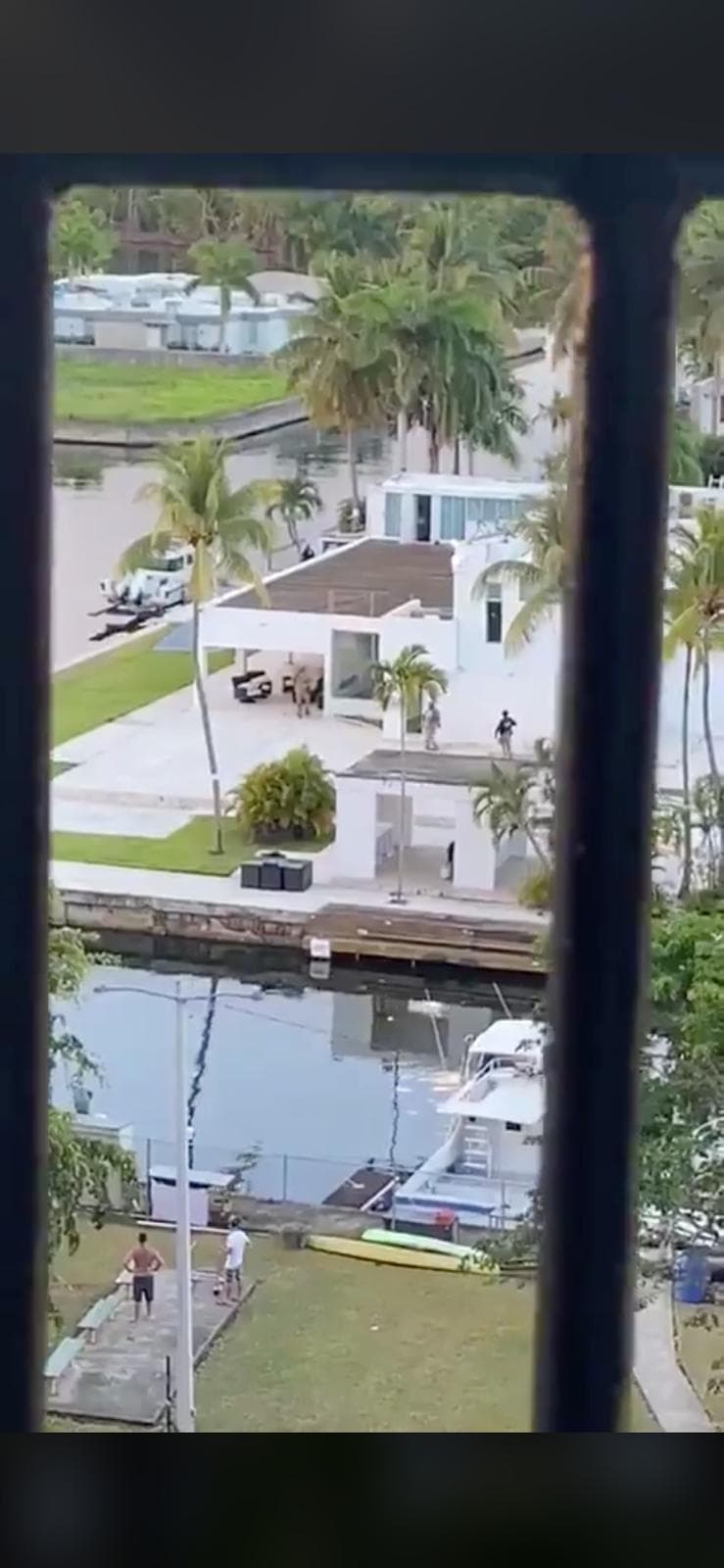 La abogada de Jorge Javier Marrero Gerena, dueño de Yatea PR, Melanie Carrillo Jiménez, confirmó que se trató de la residencia de su cliente y que le ocuparon equipo electrónico.