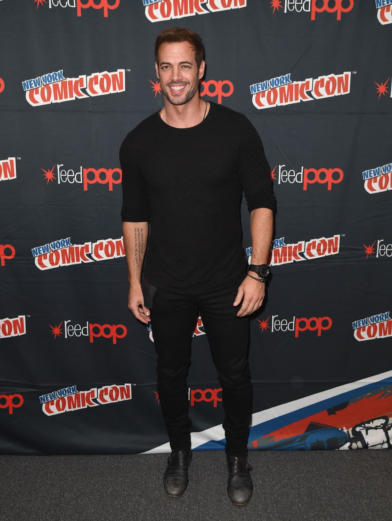 William estuvo bastante contento durante la presentación a fans y prensa.