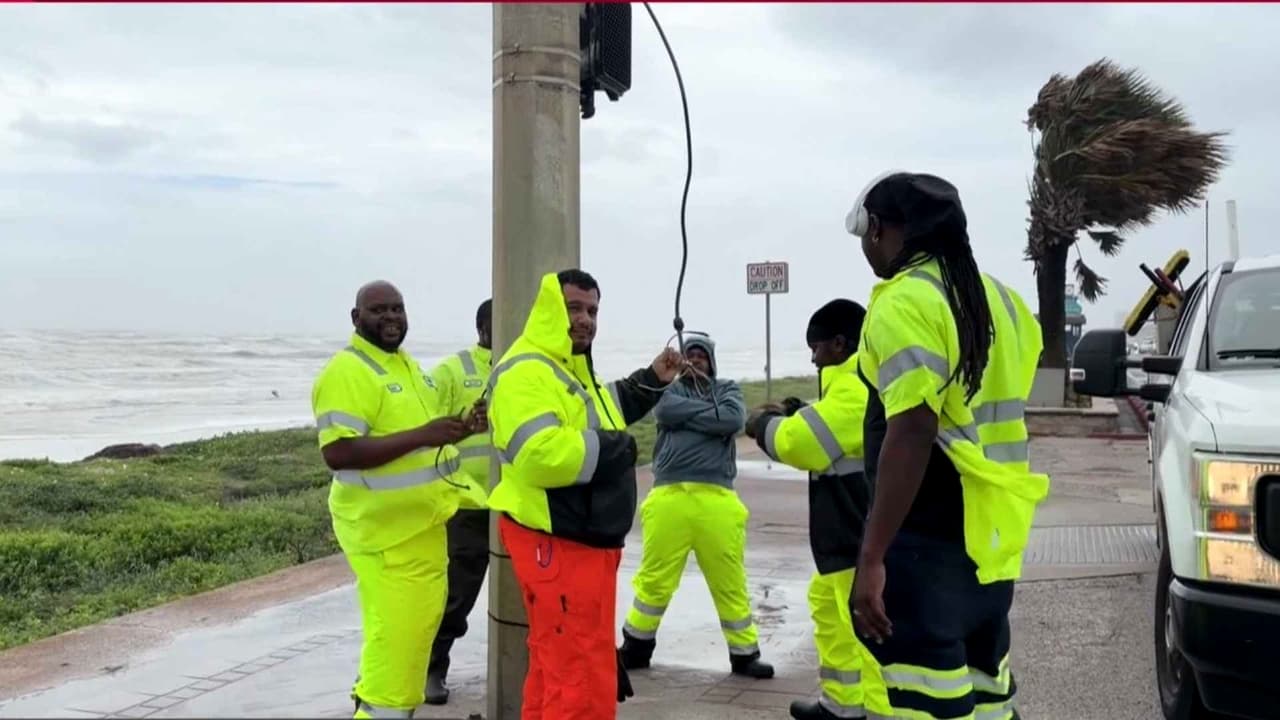 Fuerte oleaje y vientos peligrosos: así se ve Galveston por la Tormenta Tropical Arthur
