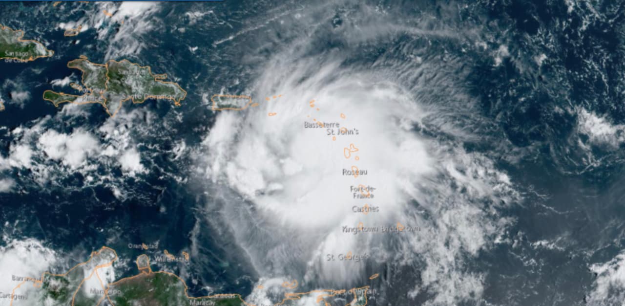 Tormenta Fiona amenaza a Puerto Rico con hasta 20 pulgadas de lluvia y podría convertirse en huracán cerca de Guánica