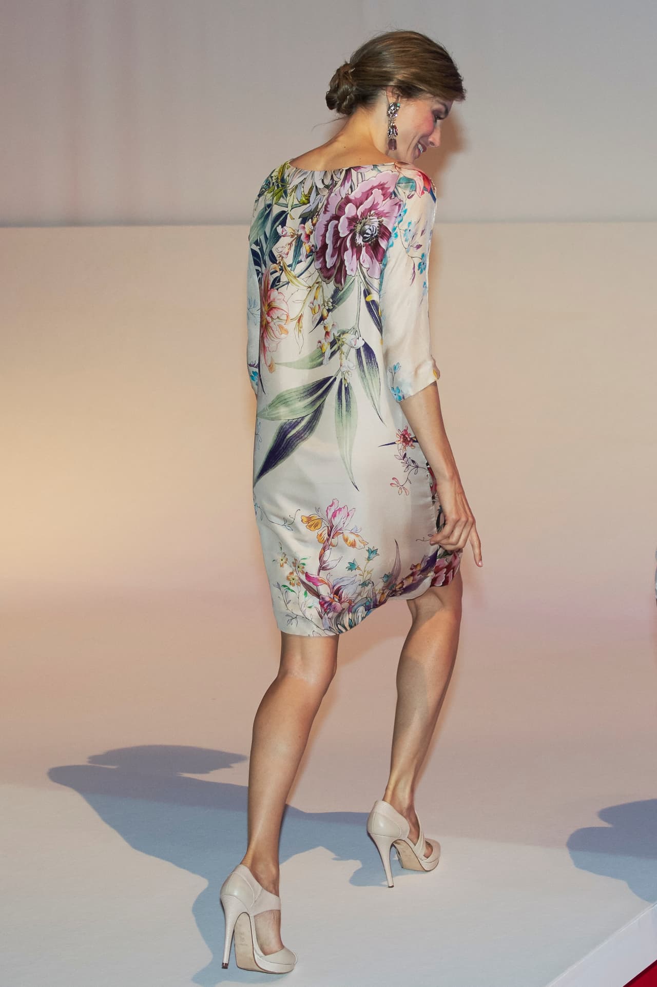 La reina Letizia se ha vuelto un ícono de estilo cercano a las mujeres reales.