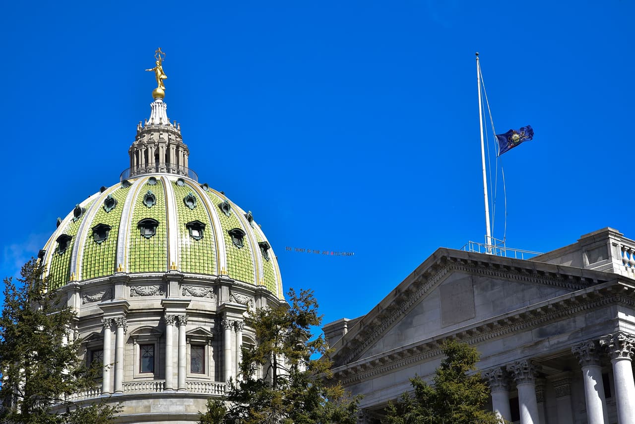 <b>Ayudas y subvenciones gubernamentales: </b>Para ayudar a los clientes enterrados bajo deudas de servicios públicos, las agencias estatales y las empresas del área ofrecen varios programas de asistencia. Se espera que millones más en ayuda gubernamental fluyan a Pensilvania a través de programas creados por la Ley del Plan de Rescate Estadounidense.