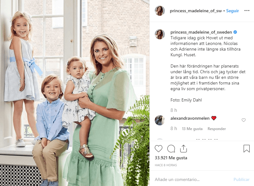 “Hoy temprano, la corte anunció que Leonore, Nicolas y Adrienne ya no pertenecerán a la casa real. Este cambio ha sido planeado por mucho tiempo. Chris y yo pensamos que es bueno que nuestros hijos ahora tengan una mayor oportunidad de dar forma a sus propias vidas como individuos privados en el futuro”, comentó junto a una fotografía con sus tres pequeños.