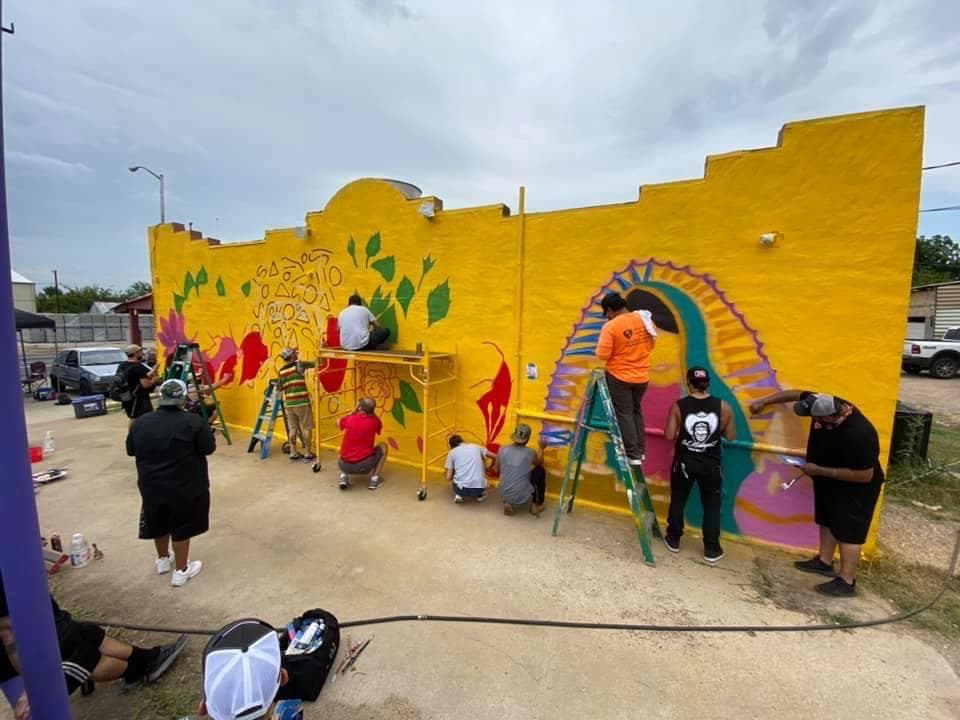 Decenas de personas se reunieron en el puente Margaret Hunt Hill, de Dallas, para pedir justicia por la muerte de la joven soldado Vanessa Guillen.