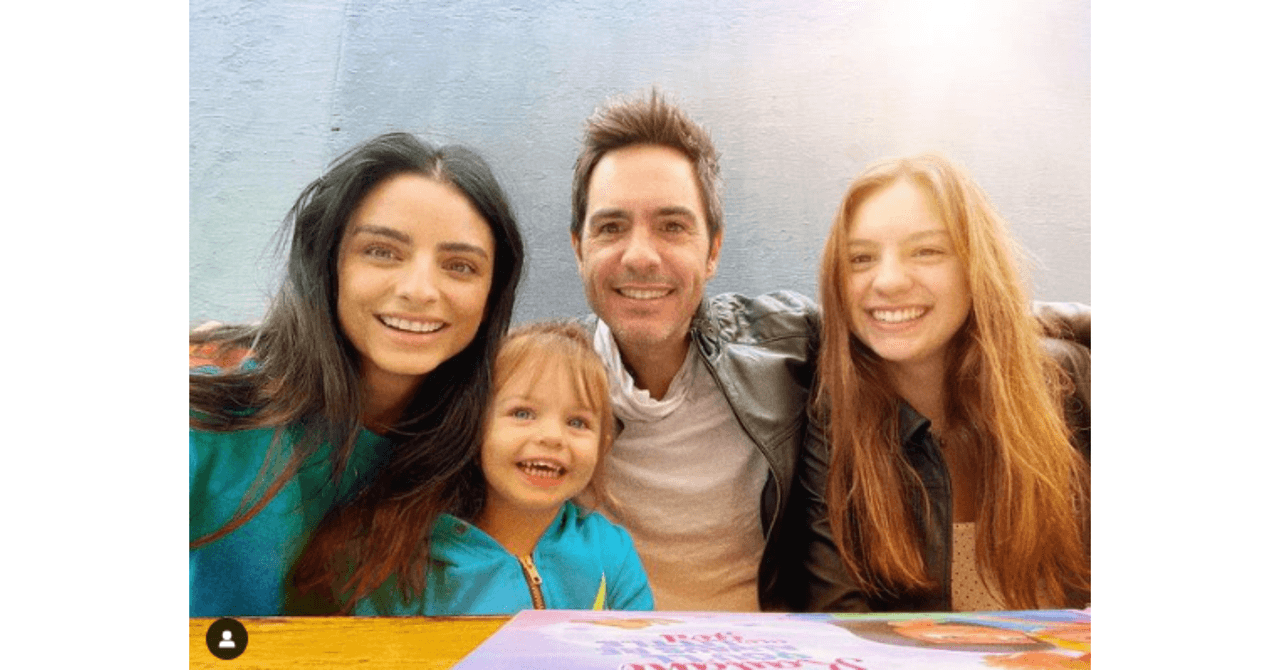 Aislinn Derbez, Mauricio Ochmann, Kailani y Lorenza