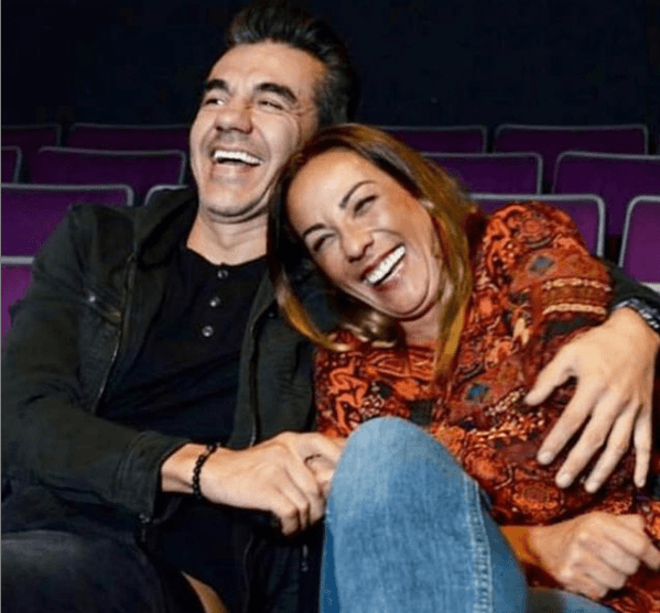 No cabe duda que su relación es excepcional y aunque algunos les gustaría que fueran novios, en realidad sólo tienen una amistad envidiable. Diviértete con su humor en Galavisión y disfruta de las actuaciones de Consuelo como Federica en La Familia P. Luche y ríe con las ocurrencias de Adrián en 'Nosotros los Guapos'.