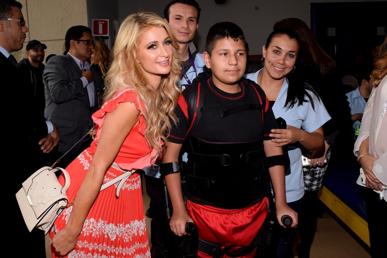 Paris se tomó su tiempo para conocer a los chicos y sus familias.