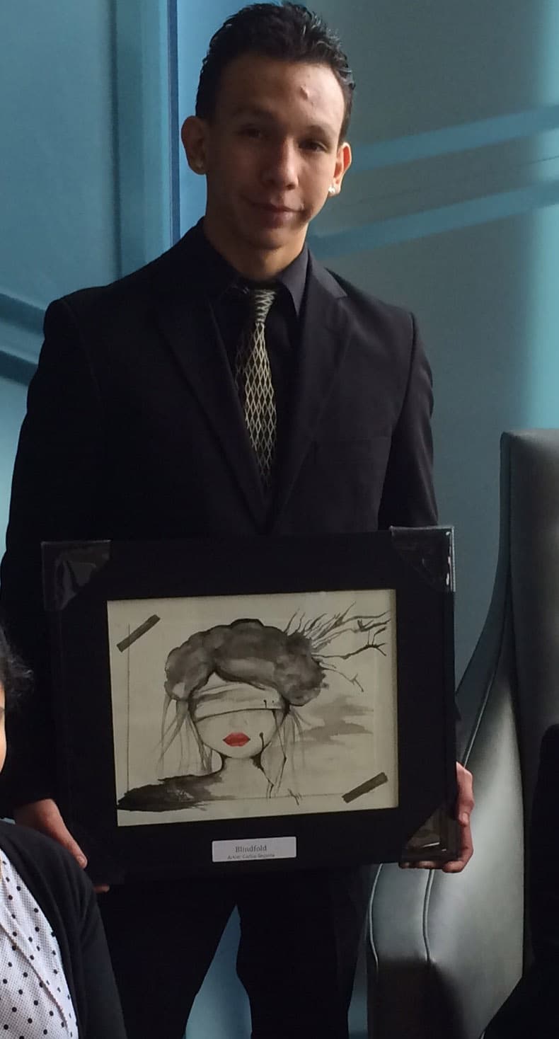 Carlos era querido y respetado por sus compañeros según compartió su amiga Sylvia López. “Todos conocían a Carlos”, dijo la joven a Univision Noticias.