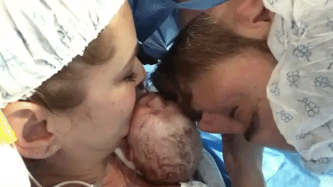 "Lo que estoy defendiendo, más que el tema económico, y lo pueden ver en la demanda, es que quiero que se me respeten mis relaciones paterno familiares y mis tiempos con el niño. Quiero que sean unos tiempos saludables, unos tiempos hasta cierto punto normales", dijo Julián Gil al programa radial 'El Circo'.