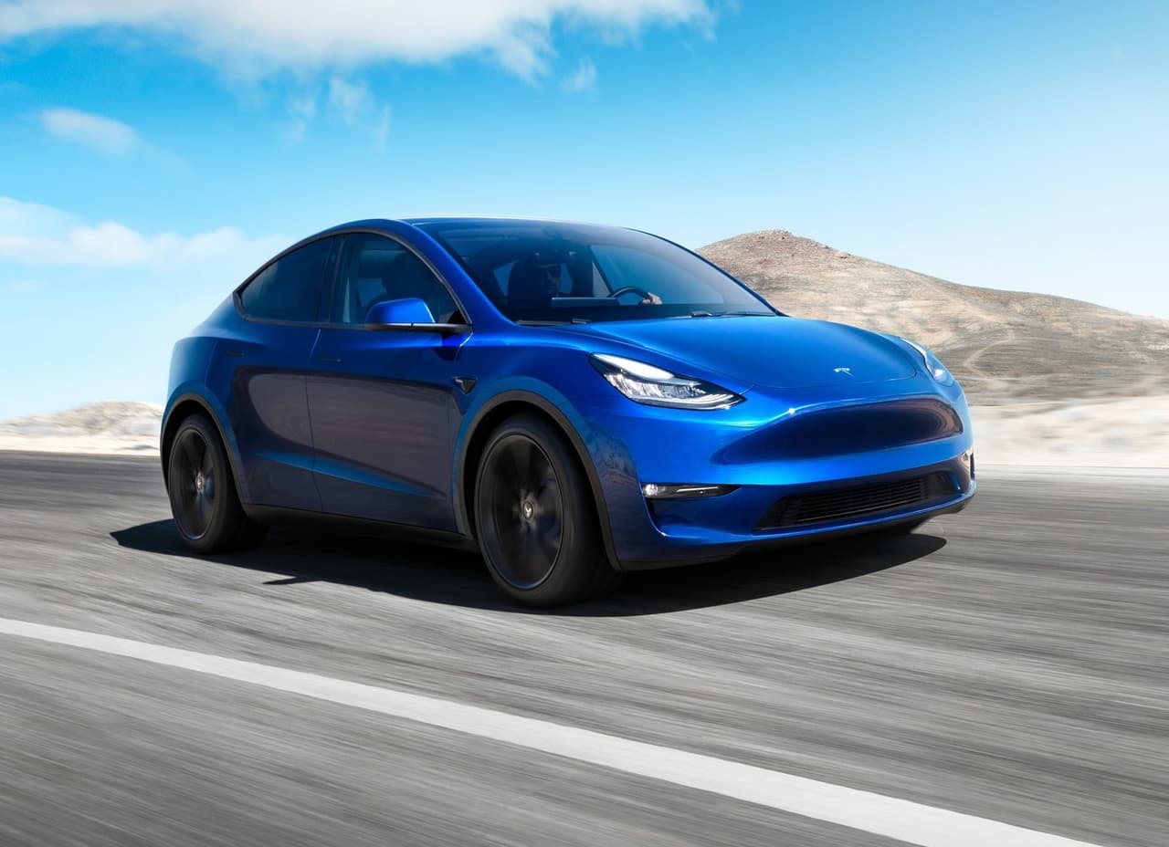 Dos años más tarde, Tesla presentó al Model Y con una autonomía de 316 millas (509 kilómetros) y espacio para 7 adultos.