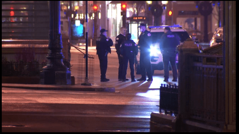 Una disputa por drogas deja a un hombre apuñalado en una estación de la CTA 