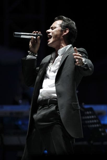 "Marc Anthony no graba un tema sin un serio sentimentalismo", indica un fragmento de un artículo dedicado al cantante.