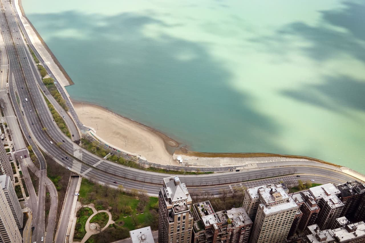 Residentes de Chicago saldrán a votar bajo cielos soleados, vientos y temperaturas templadas