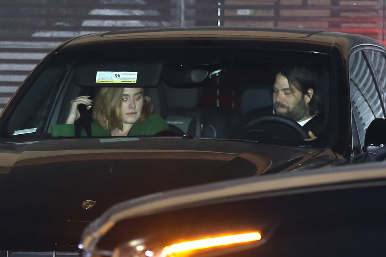 Pero esa noche se reunió con otro famoso cantante...