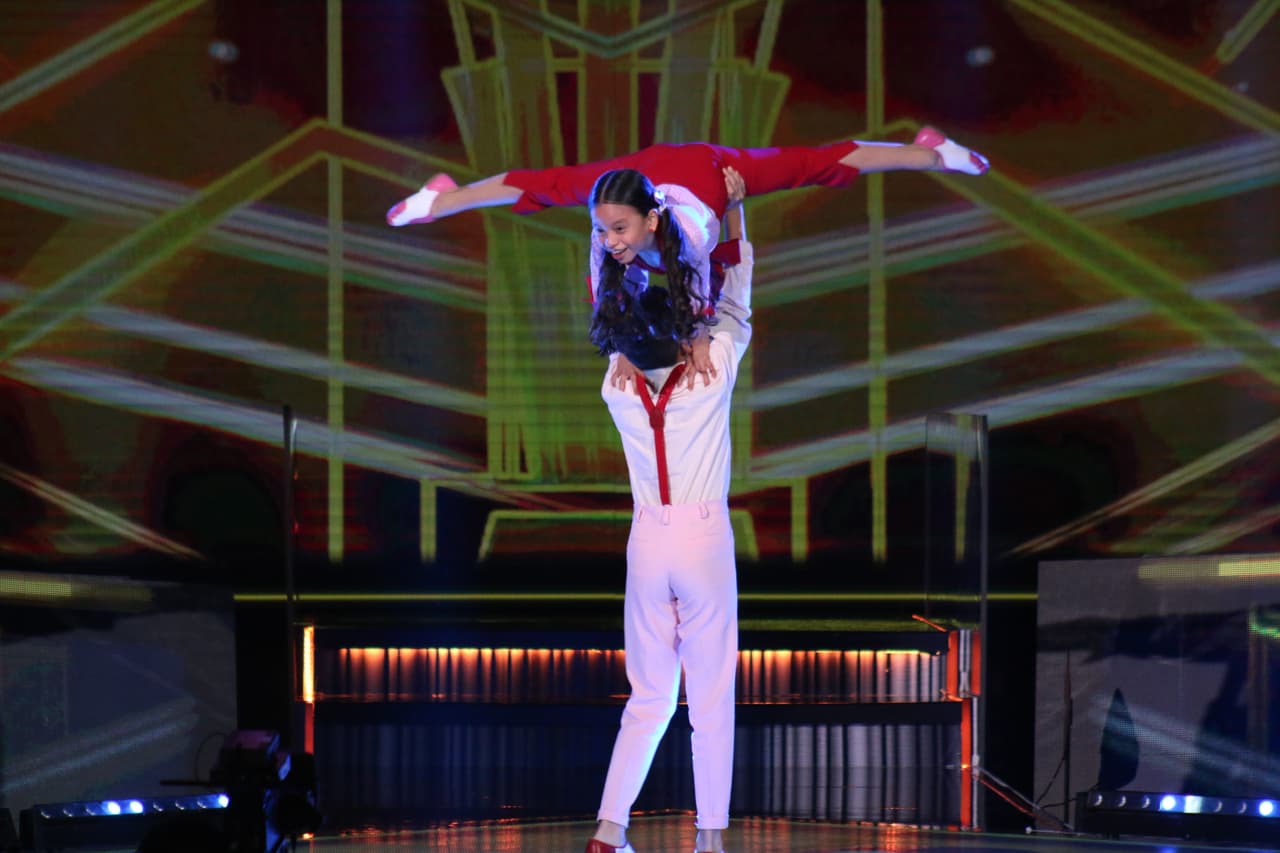 Adrián aplaudió la actitud y el estilo de ambos. Hasta la dijo a Ray que era un niño con mucho 'swag'.