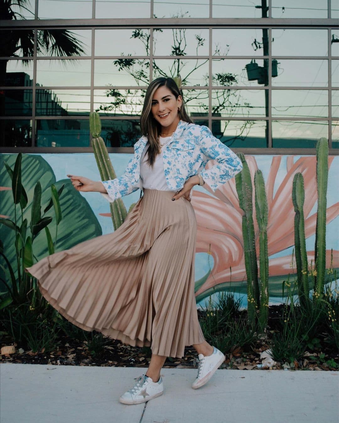 No importa si es sólo en una prenda, Jessica lleva el estampado floral a otro nivel.