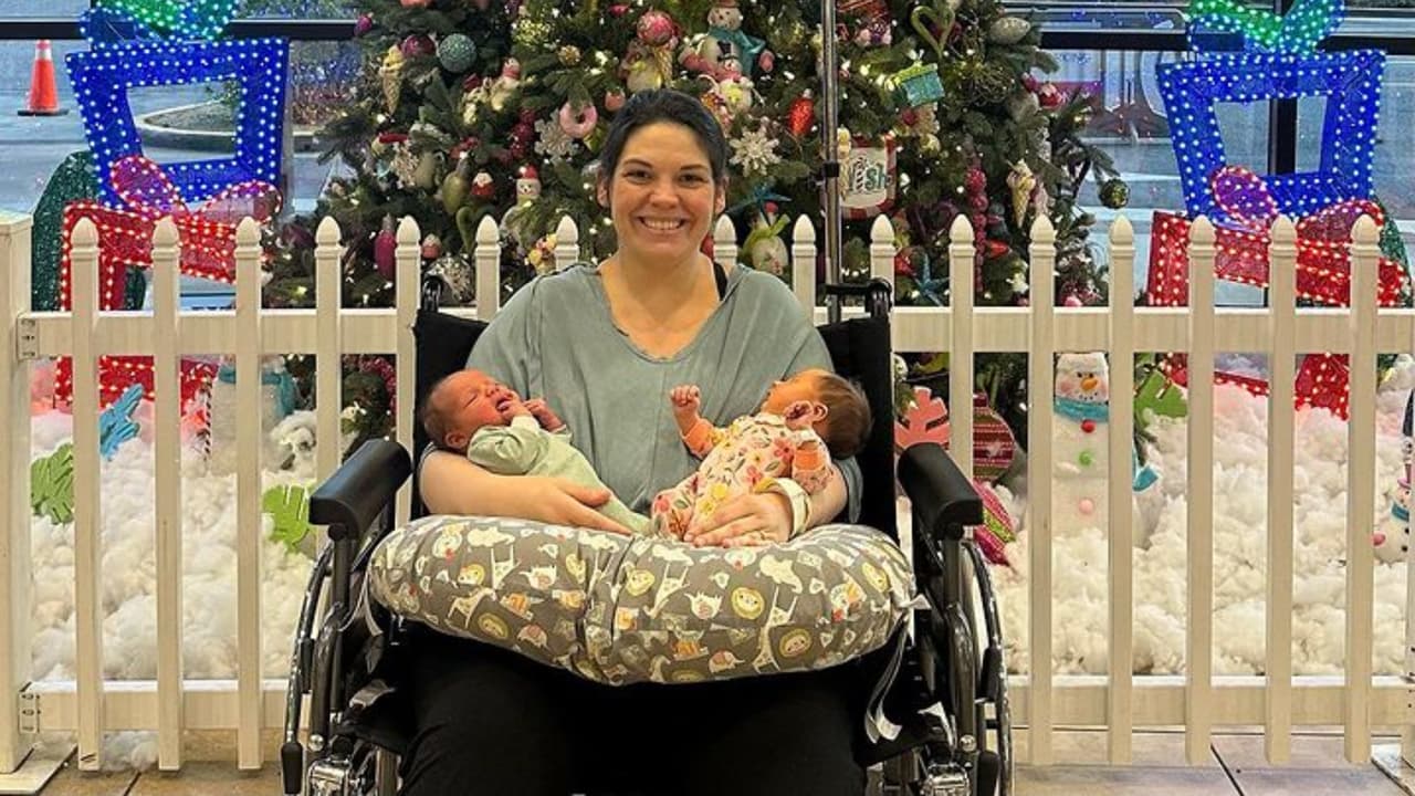 Las gemelas nacieron a las 39 semanas de gestación en días diferentes.