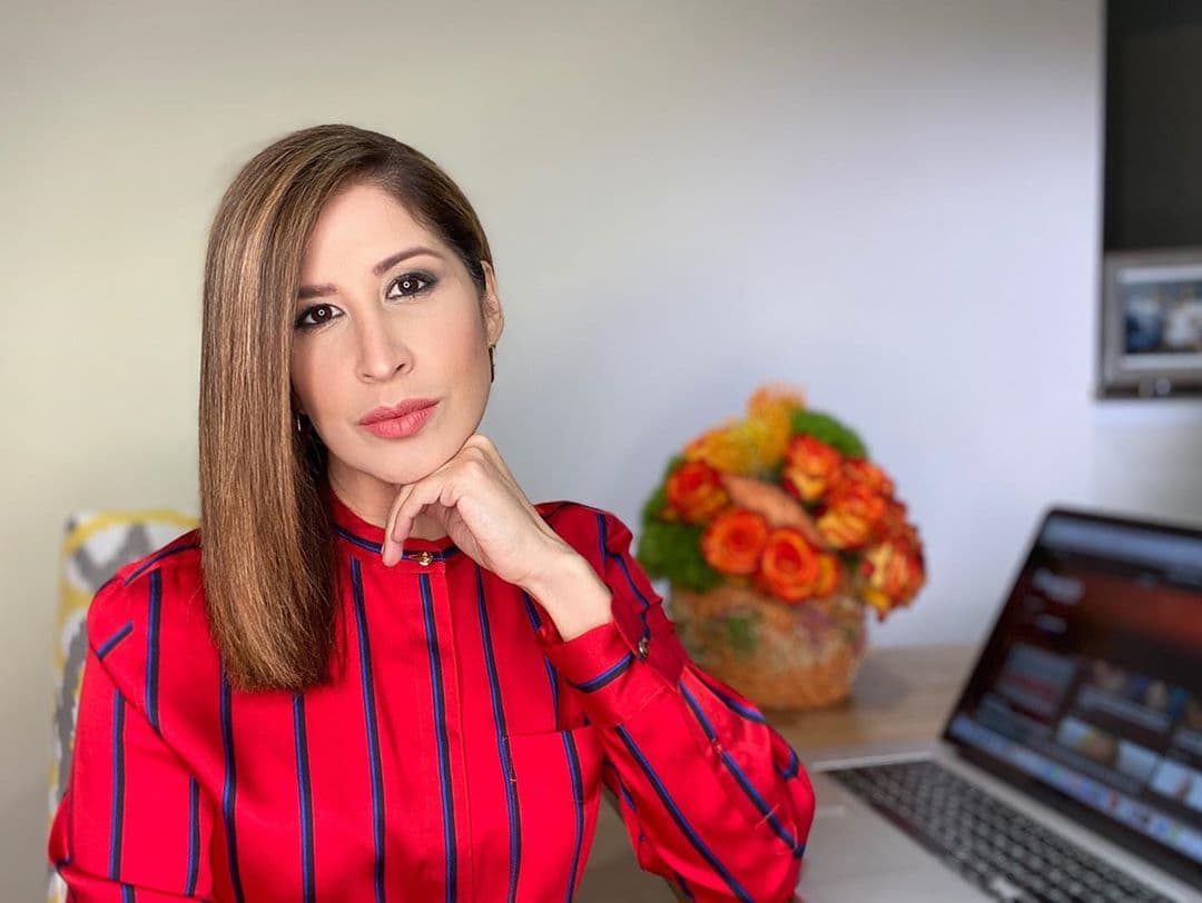 Elyangelica arrancó con toda la actitud otra jornada desde casa.