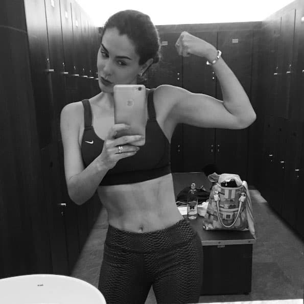 Además de ir diariamente al gimnasio para reafirmar sus músculos.