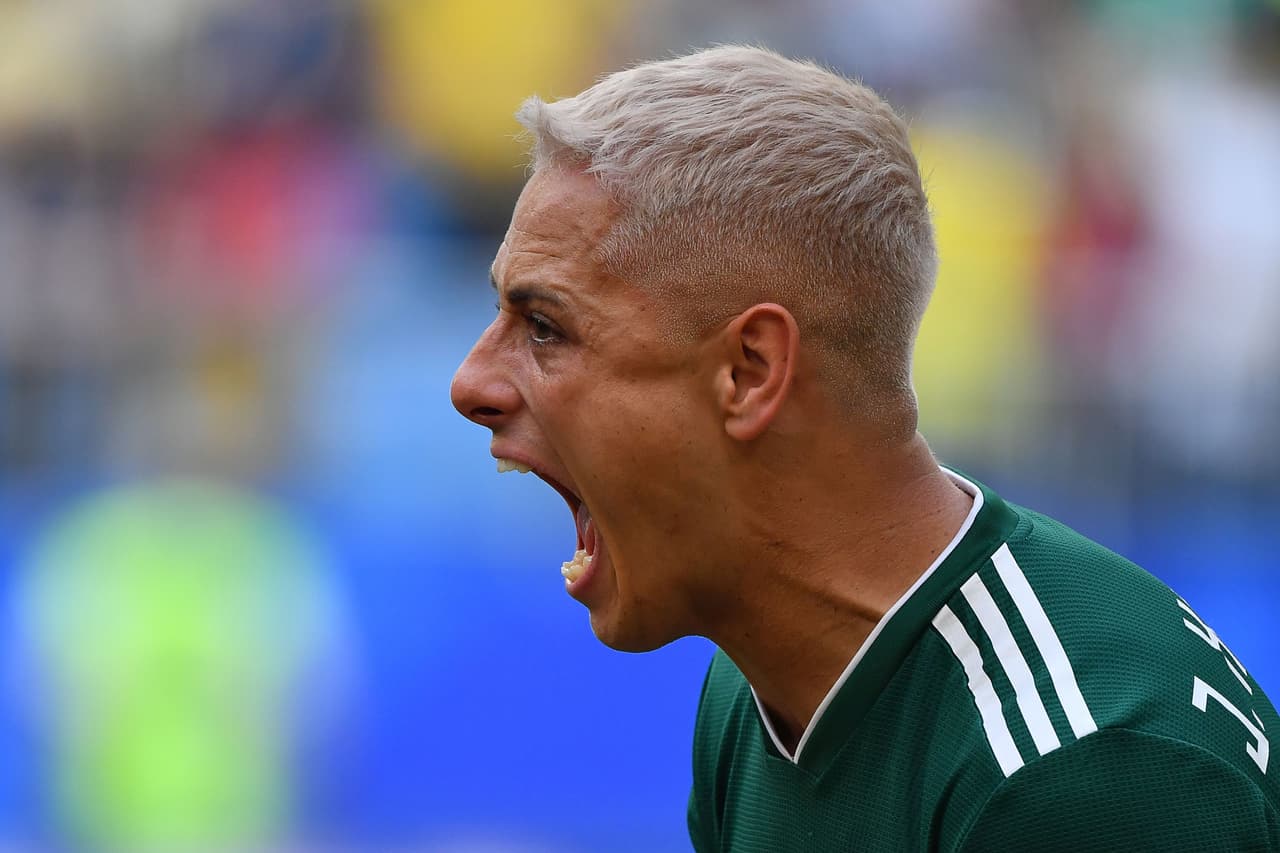 Javier 'Chicharito' Hernández se decoloró el pelo de rubio antes de jugar el partido contra Brasil, en los octavos de final del Mundial de Fútbol en el que México cayó derrotado.