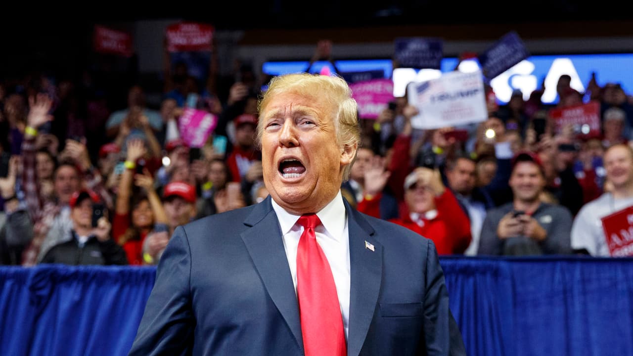 Exasesor de Obama dice que Trump usa la amenaza de redadas “para tratar de ganar la reelección“