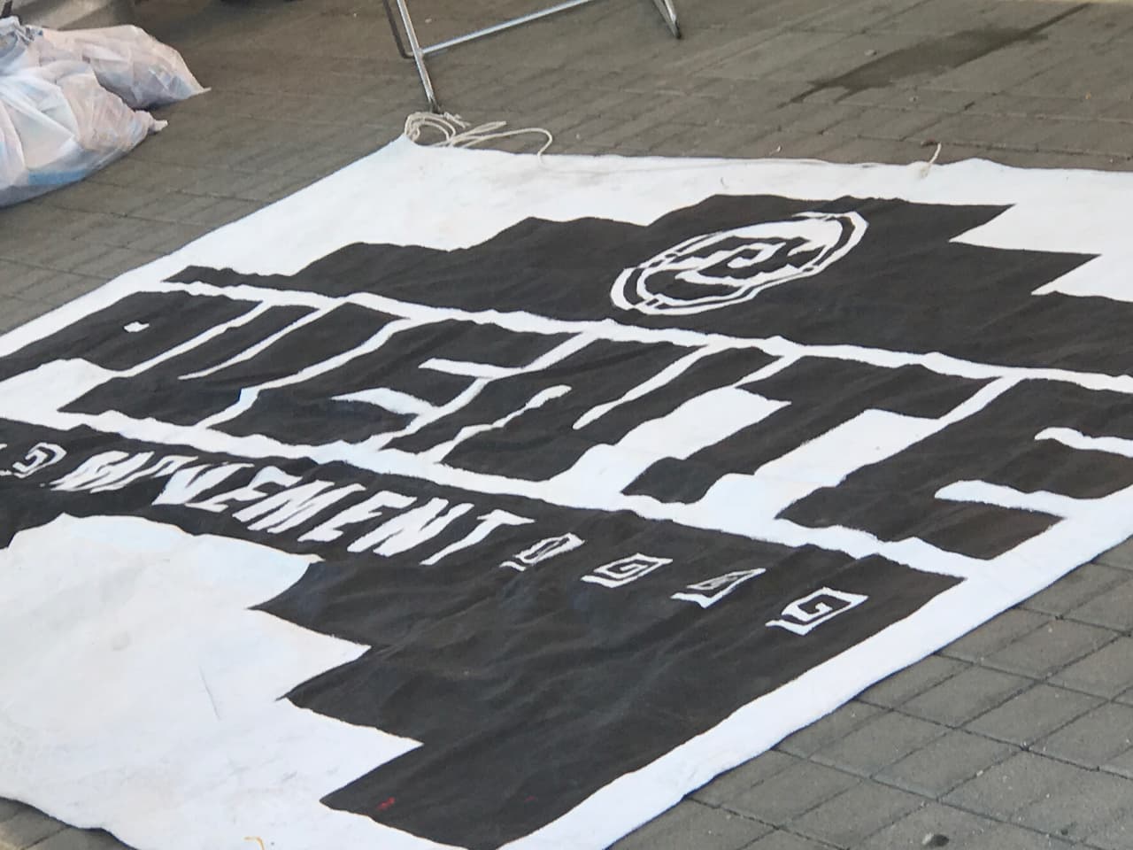 La organización Puente protesta contra la intención de Trump de perdonar al exsheriff Arpaio y la ultra derecha.