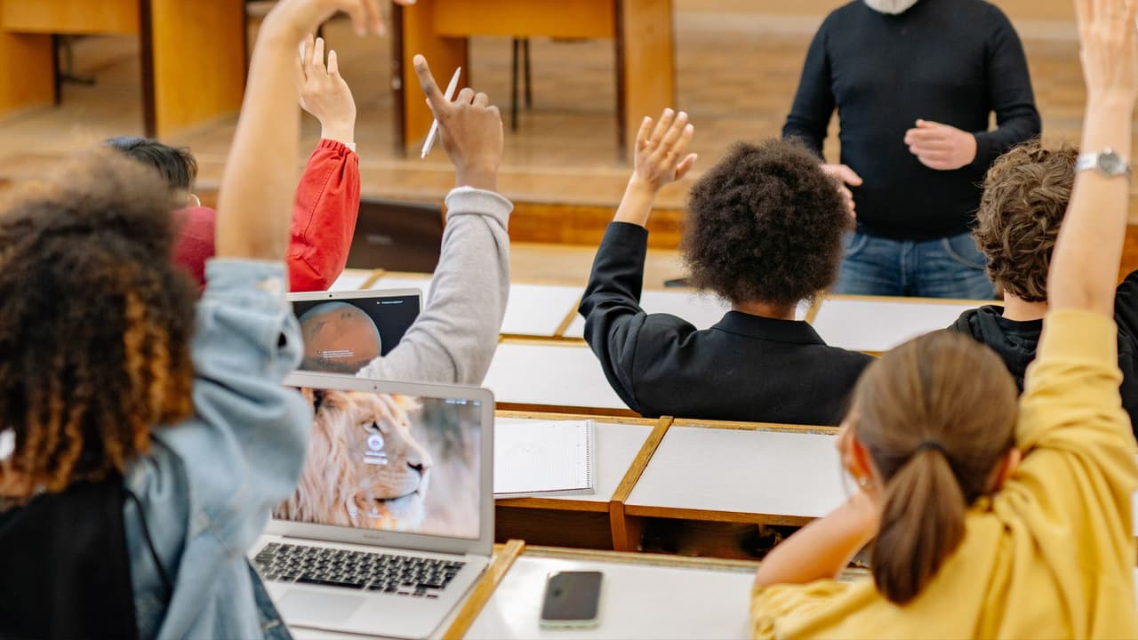 California cambia las reglas para estudiantes que aprenden inglés: esto deben saber las familias