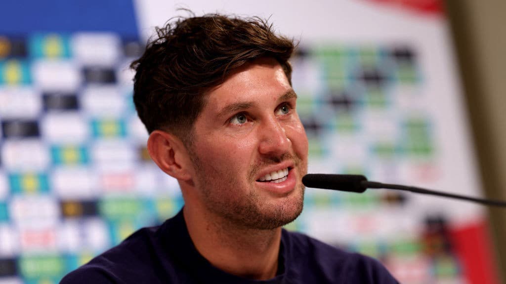 Foden admite bajo nivel y acusa falta de líderes en Inglaterra