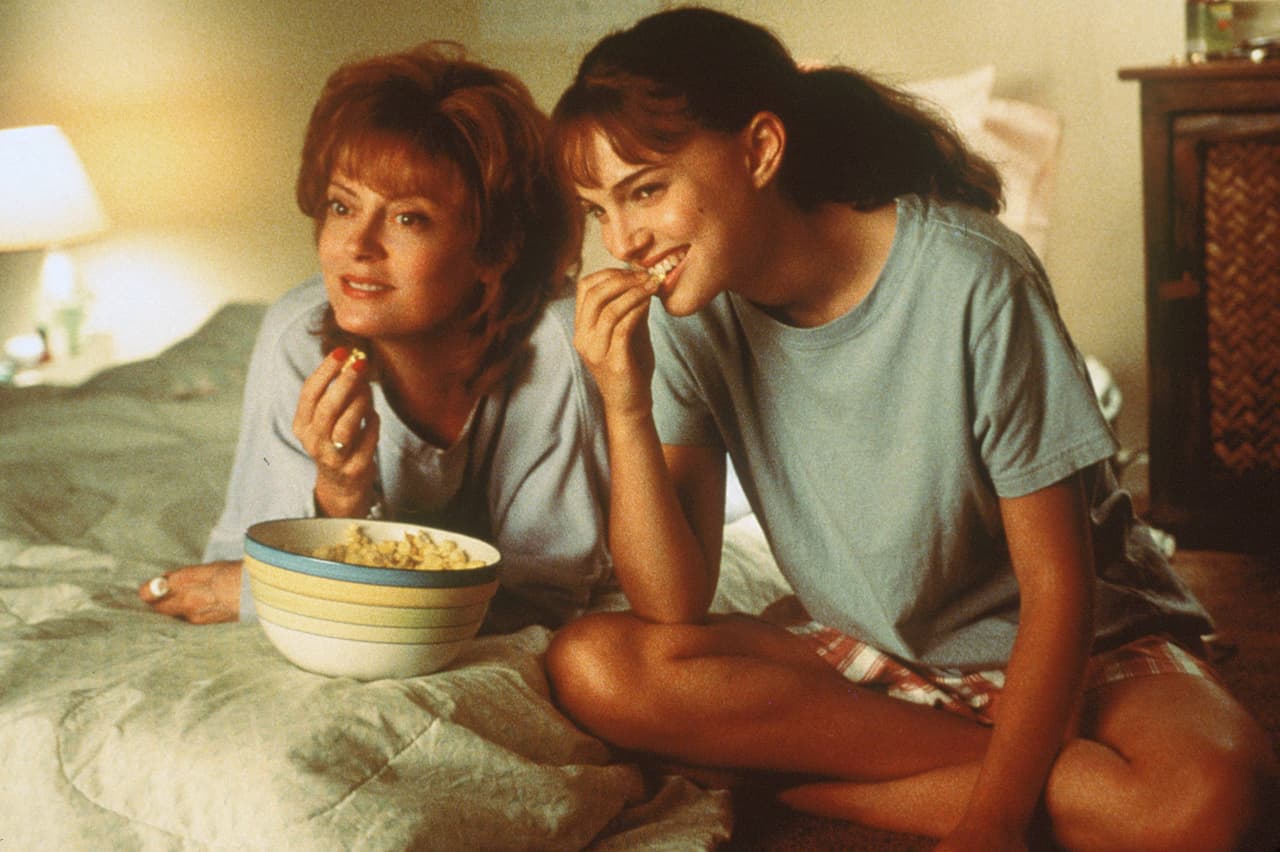 No obstante, su compañera de reparto Susan Sarandon la apoyó y cumplió el pedido de la actriz para evitar ser sexualizada a tan temprana edad. Así fue como consiguió su primera nominación al Globo de Oro en 1999, la cual terminó ganando Angelina Jolie.