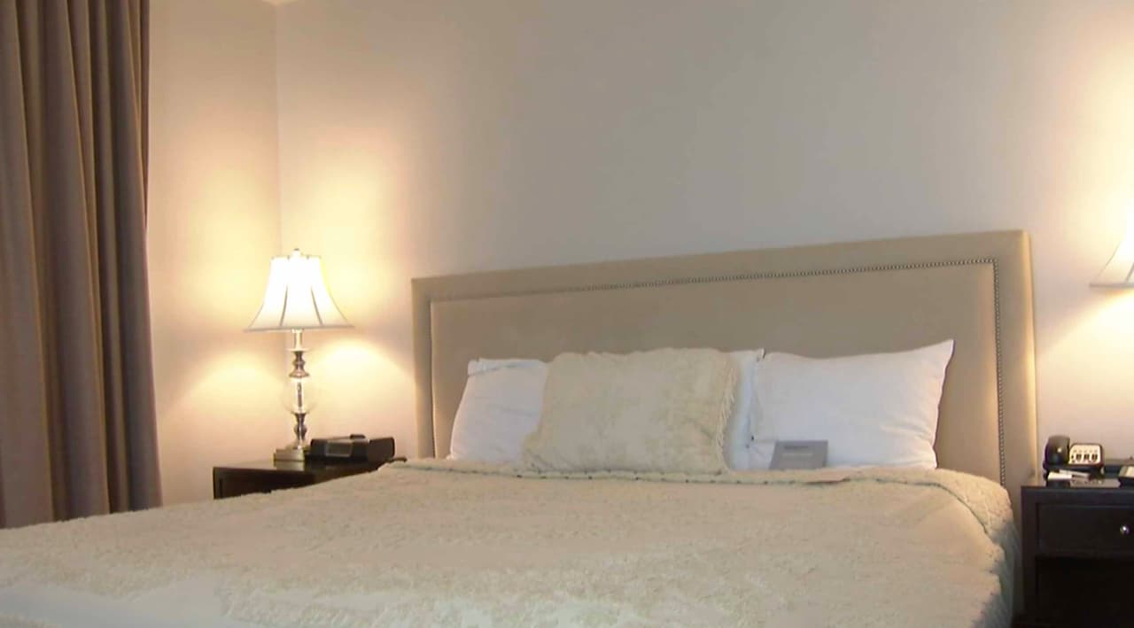 La habitación 501 y el octavo piso del hotel tienen muchos misterios que esconder, quienes lo visitan aseguran haber visto fantasmas.