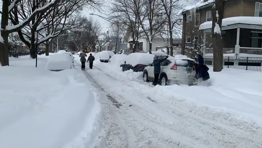 Noticias Univision Chicago recorrió las calles de Irving Park, al noroeste de la ciudad.