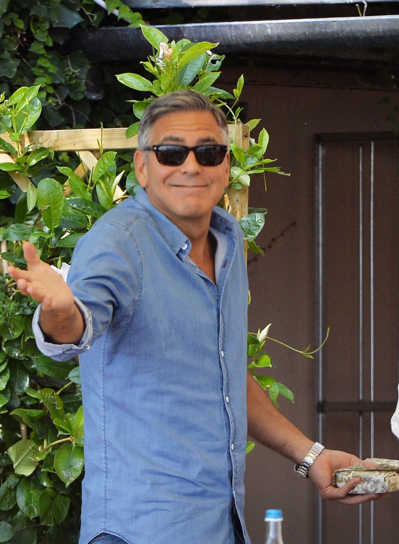 George Clooney evidencia que cuando el amor llega, es capaz de cambiarlo todo. Él que decía que nunca se casaría ni le interesaba tener hijos y conocer a Amal Alamuddin transformó sus planes. ¡Enhorabuena!